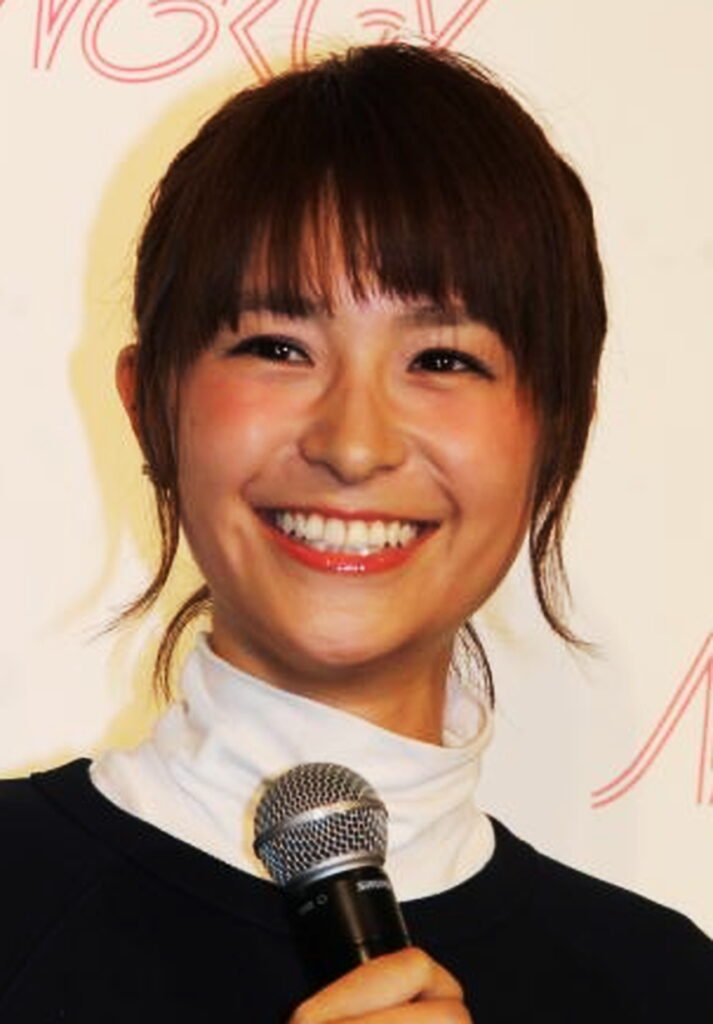 観月あこ 山内舞 スポニチ